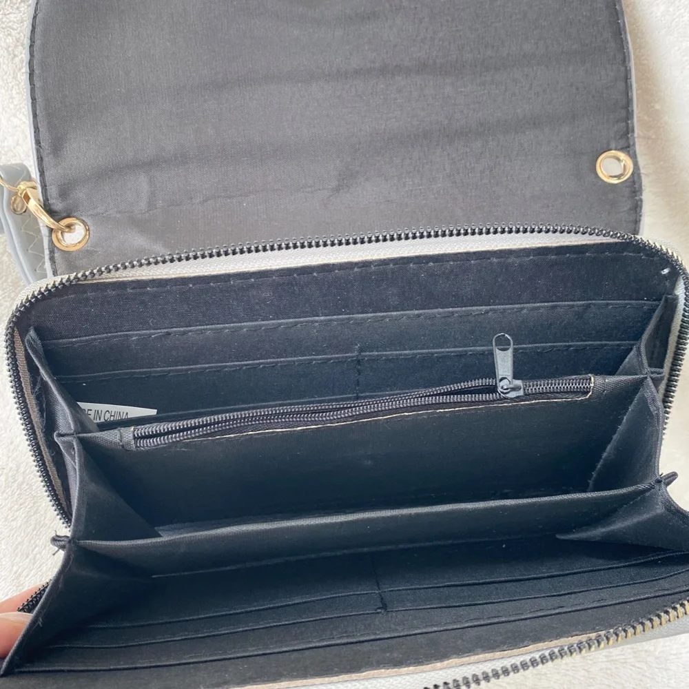 Gloria‎ Vanderbilt Wristlet Wallet Swan Logo Faux Leather Womens OS Gray